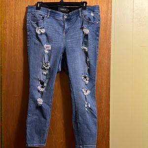 Torrid Bombshell Skinny 22 short skinny leg holy jeans. 25” inseam